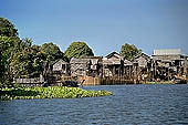 Tonle Sap - Kampong Phluk floating village - stilted houses